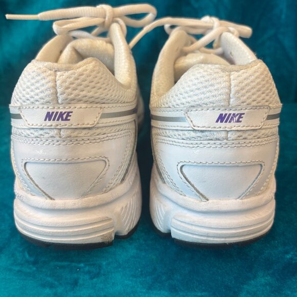 Womens Nike Dart 9 athletic shoes SZ 8.5 - White with bright violet snd silver - Picture 5 of 7